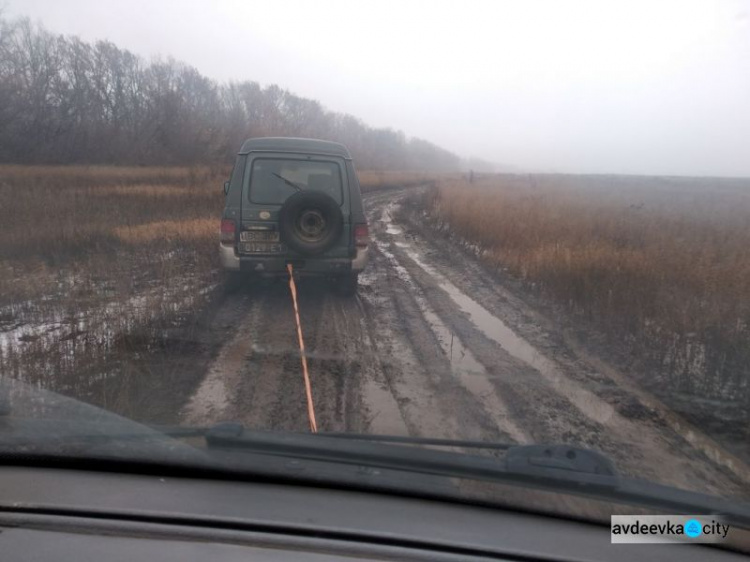 Авдеевские симики помогли доставить воду и подарки (ФОТО)