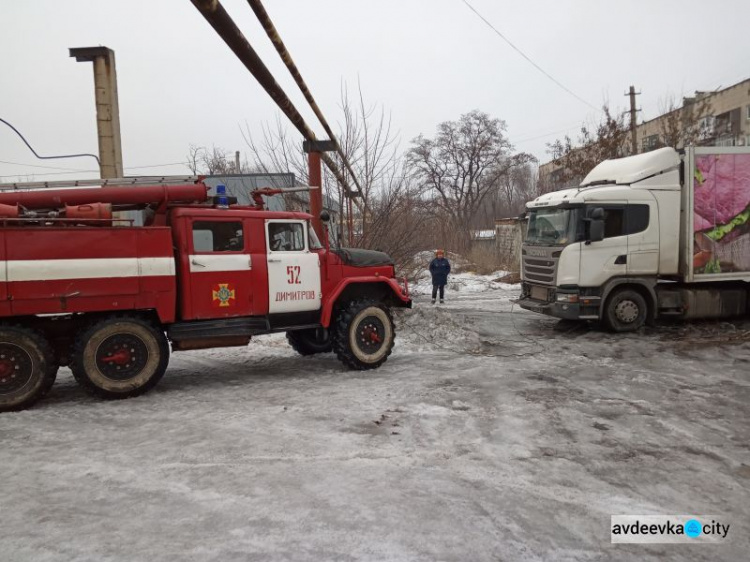 Спасатели Донетчины вытаскивали авто из дорожных ловушек (ФОТО)