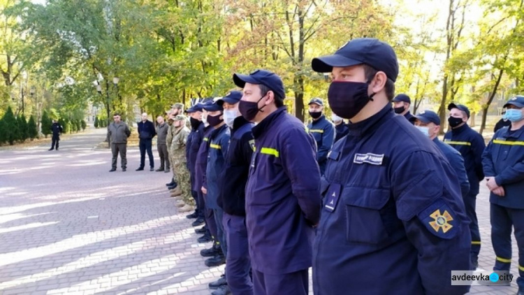 День защитника Украины Авдеевка отметила торжественным шествием и митингом у памятника Шевченко