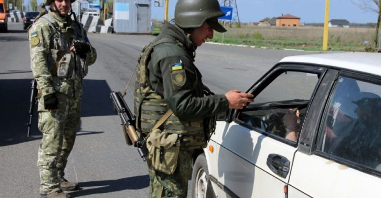 Охота на блокпостах: в Покровской оперзоне задержаны боевики и оружие (ФОТО)