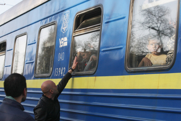 Авдіївці можуть відправитися до Дніпра та Львова поїздом з Покровська: на сьогодні призначено евакуаційний рейс