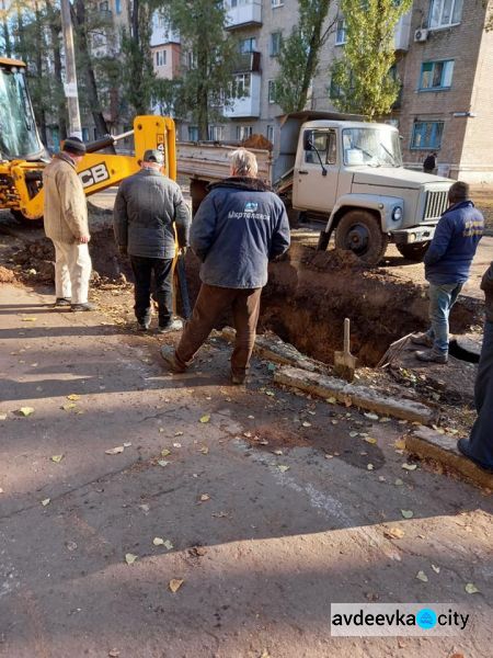 В Авдеевке не удается ликвидировать аварию на водоводе