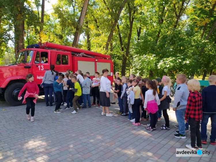 У Авдіївської школі пройшла тренувальна евакуація