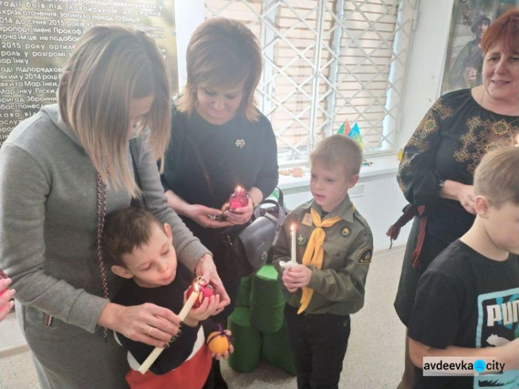 В Авдіївку пластуни доставили Вифлеємський вогонь миру (ФОТО та ВІДЕО)