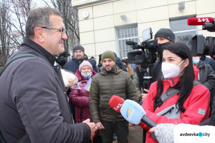 В Авдеевку прибыл первый за шесть лет войны пассажирский поезд