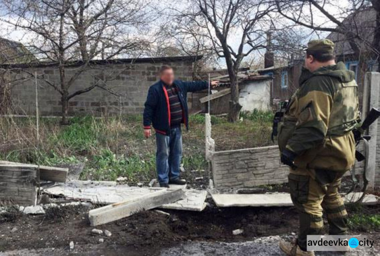 В Страстную пятницу в прифронтовой Авдеевке при обстреле пострадал дом