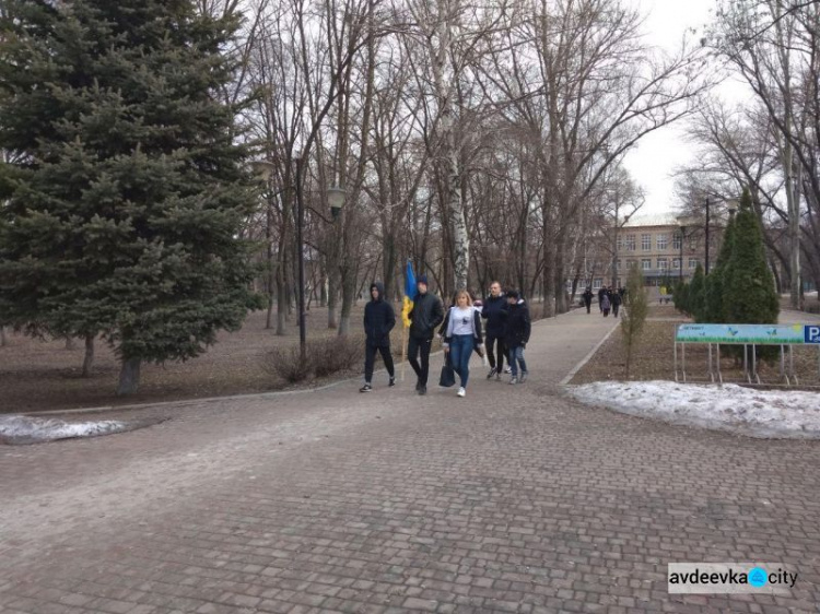 Авдіївські правоохоронці влаштували поетичний флешмоб до дня народження великого Кобзаря (ФОТО+ВІДЕО)