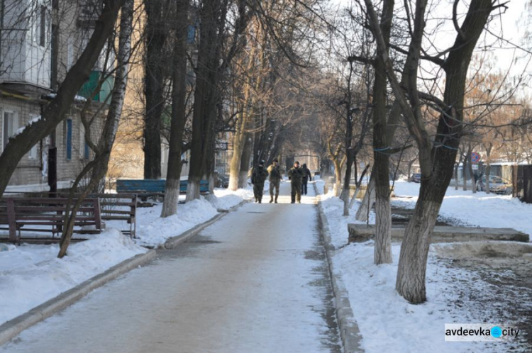 Семья полицейских пережила в Авдеевке самые горячие дни:  "Есть одна цель – помочь" (ФОТО)