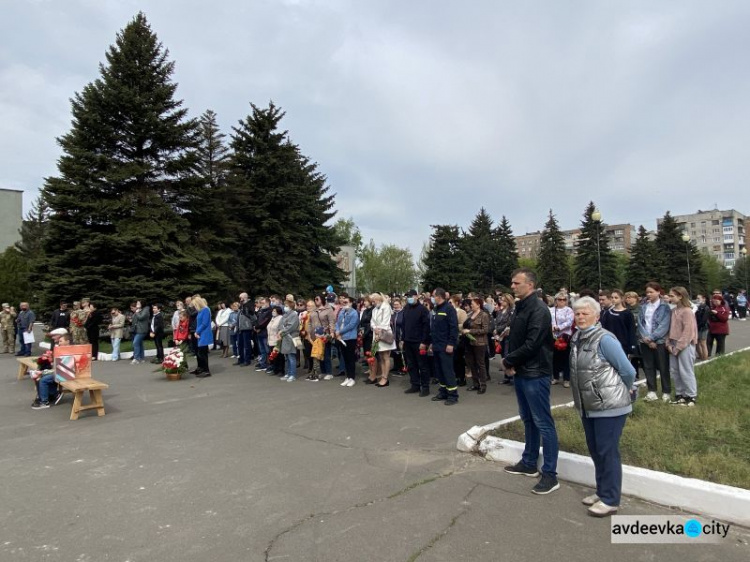 В Авдеевке прошёл митинг по случаю 76-й годовщины Победы над нацизмом во Второй мировой войне 