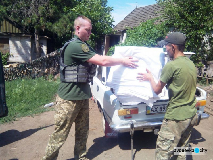 Авдеевские «симики» привезли помощь военным и получили помощь для гражданских (ФОТО)