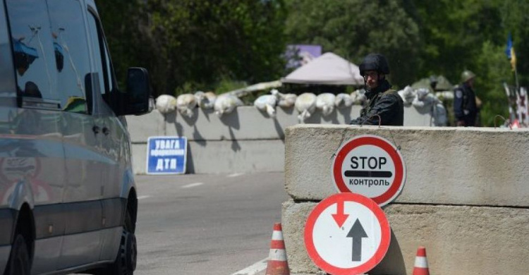 В Нацгвардии рассказали, как проходят проверки машин на блокпостах на Донбассе (ВИДЕО)