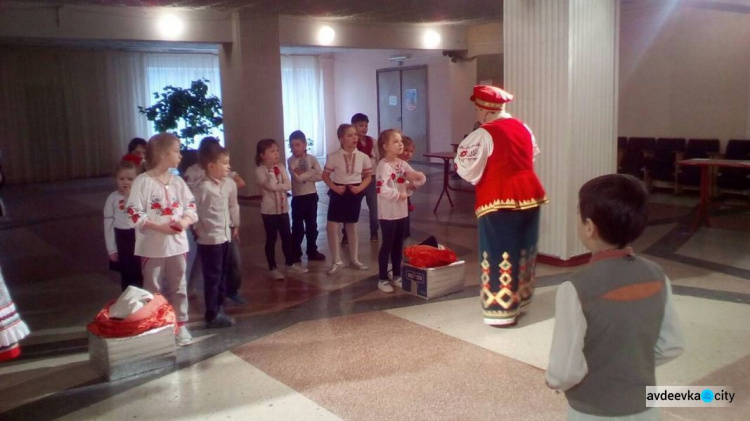 Для авдіївських першачків влаштували цікаву квест-гру (ФОТО)