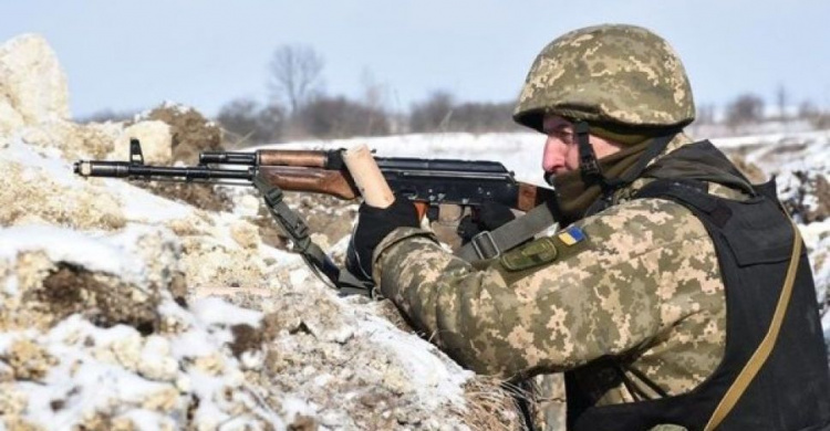 На Донбассе ликвидированы три боевика и ранен украинский военный