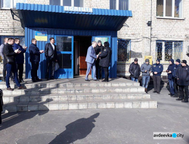 В Покровской оперзоне поздравили женщин-полицейских (ФОТО)