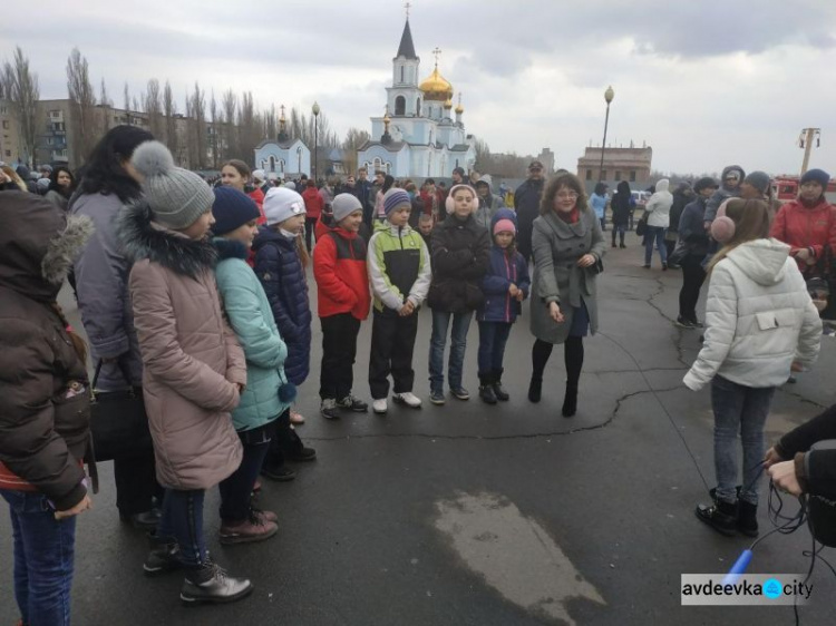 Масленичный разгуляй: Авдеевка весело встречала весну (ФОТОРЕПОРТАЖ)