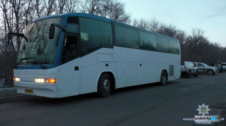 На КПВВ в Донецкой области спецпроверка выявила 13 перевозчиков-нарушителей (ВИДЕО)