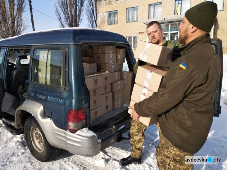  Авдеевские "симики" отчитались: подарки и радость детям и военным доставлены (ФОТО)