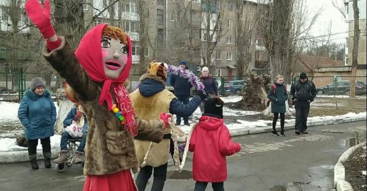 Як в Авдіївці на Масляну зиму проводжали