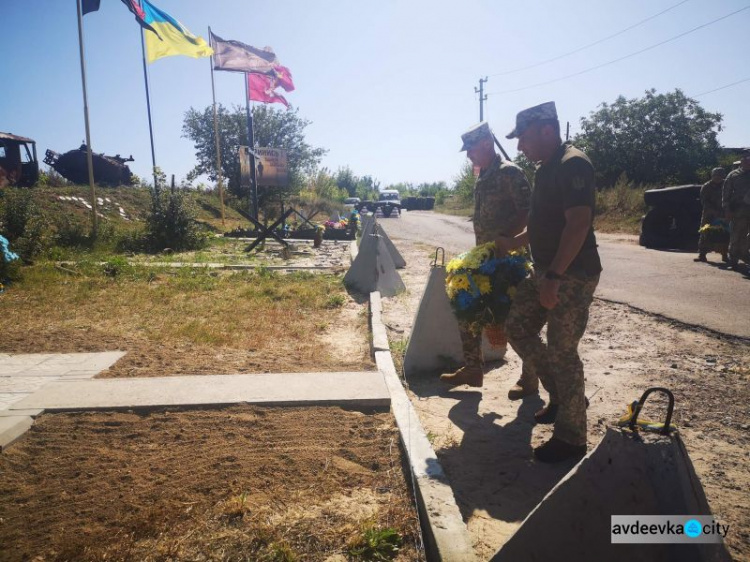 В Авдіївці вшанували пам’ять загиблих борців за свободу та незалежність (ФОТО)